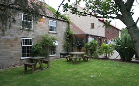 Cottage Lea'S Country Hotel & Restaurant